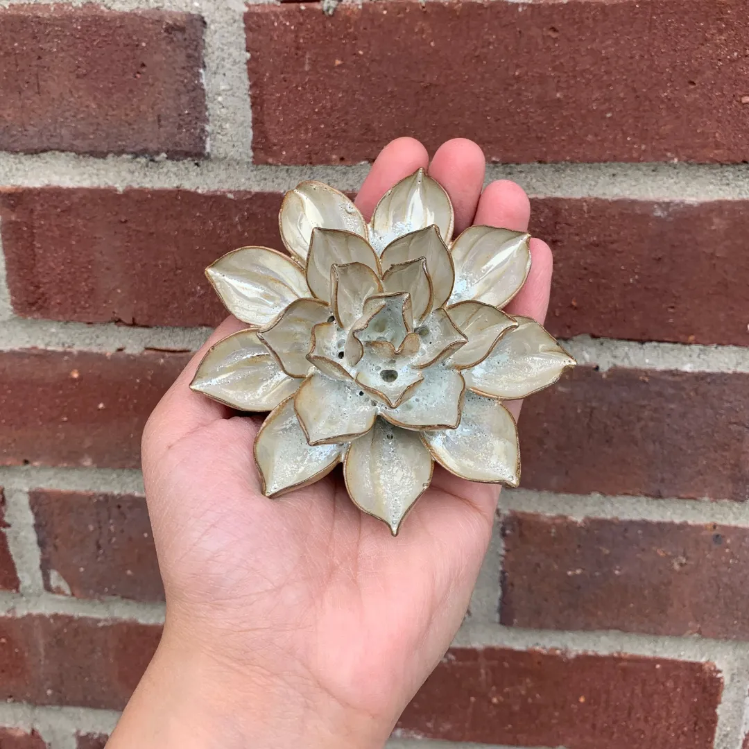 Ceramic Bloom: Pearl Flower