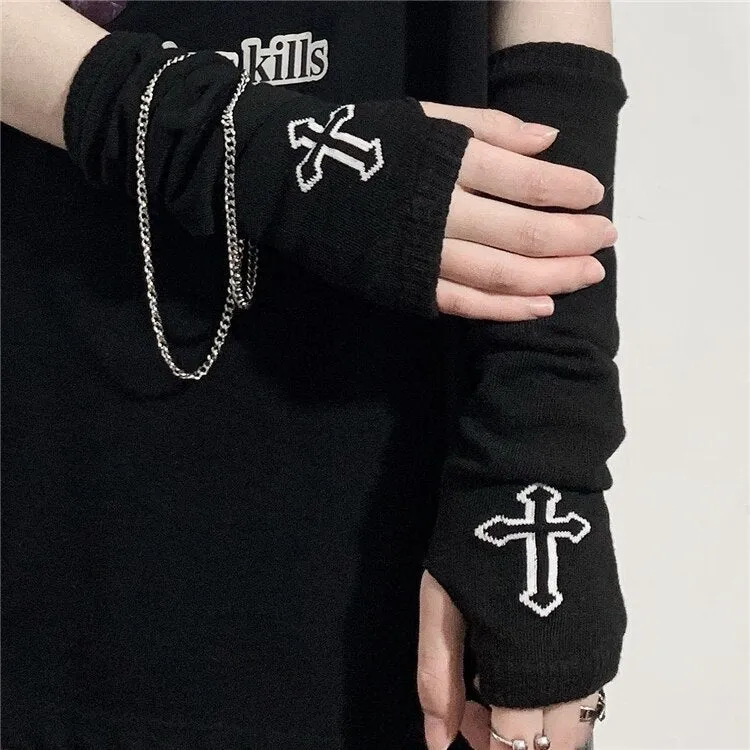 Cross black fingerless gloves