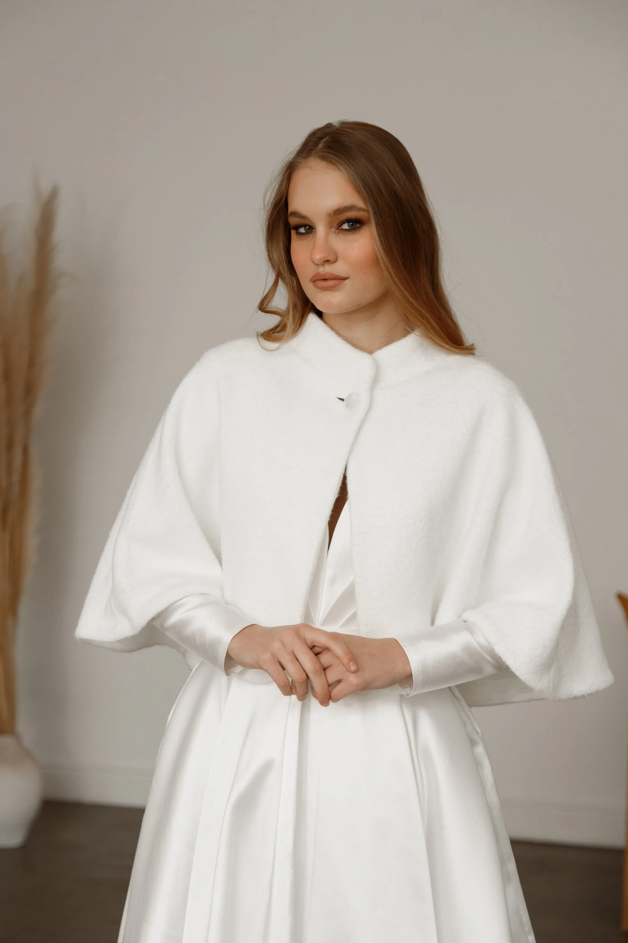 Light Ivory Cape K - 043