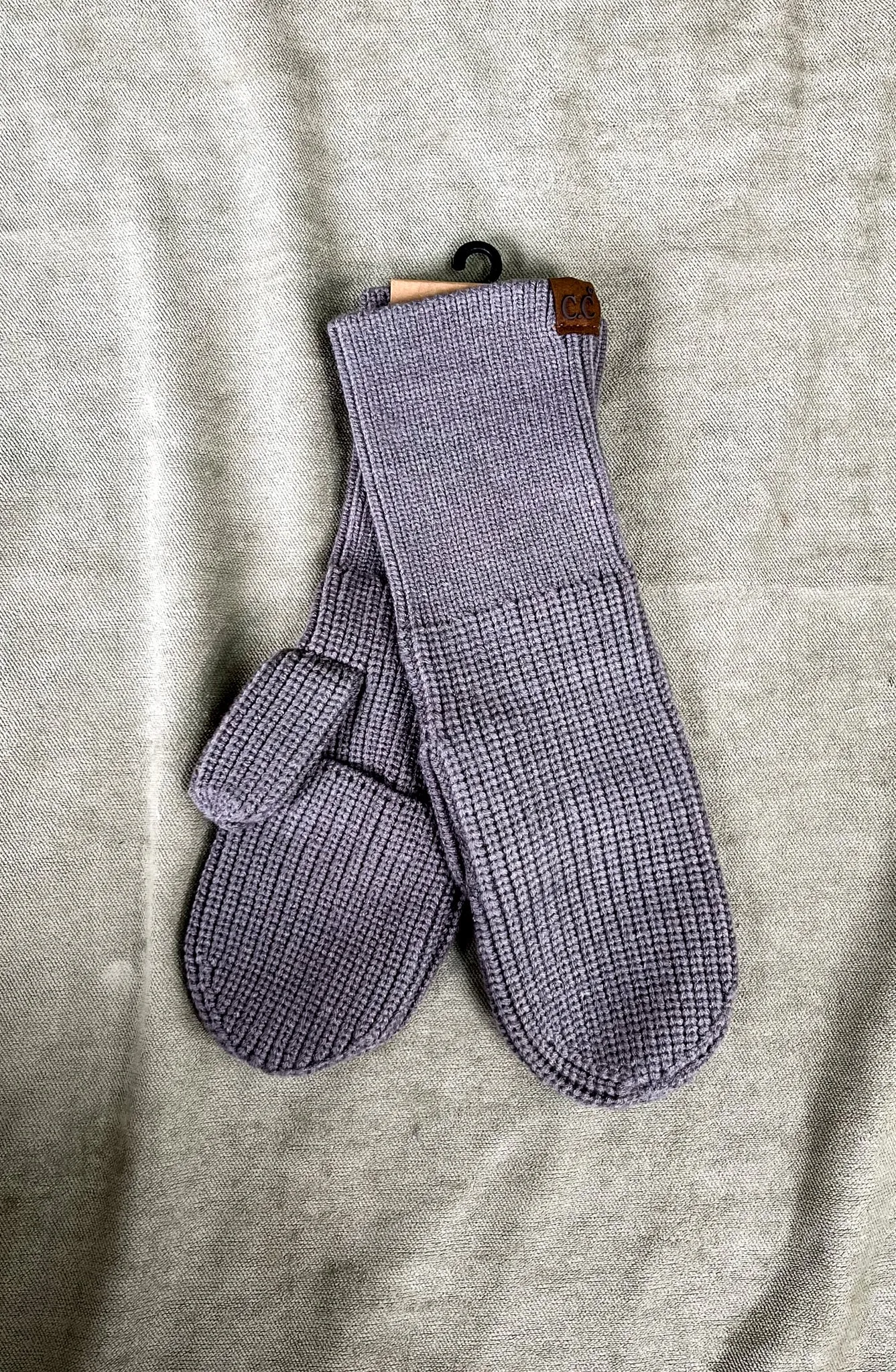 Open Slit C.C. Mittens