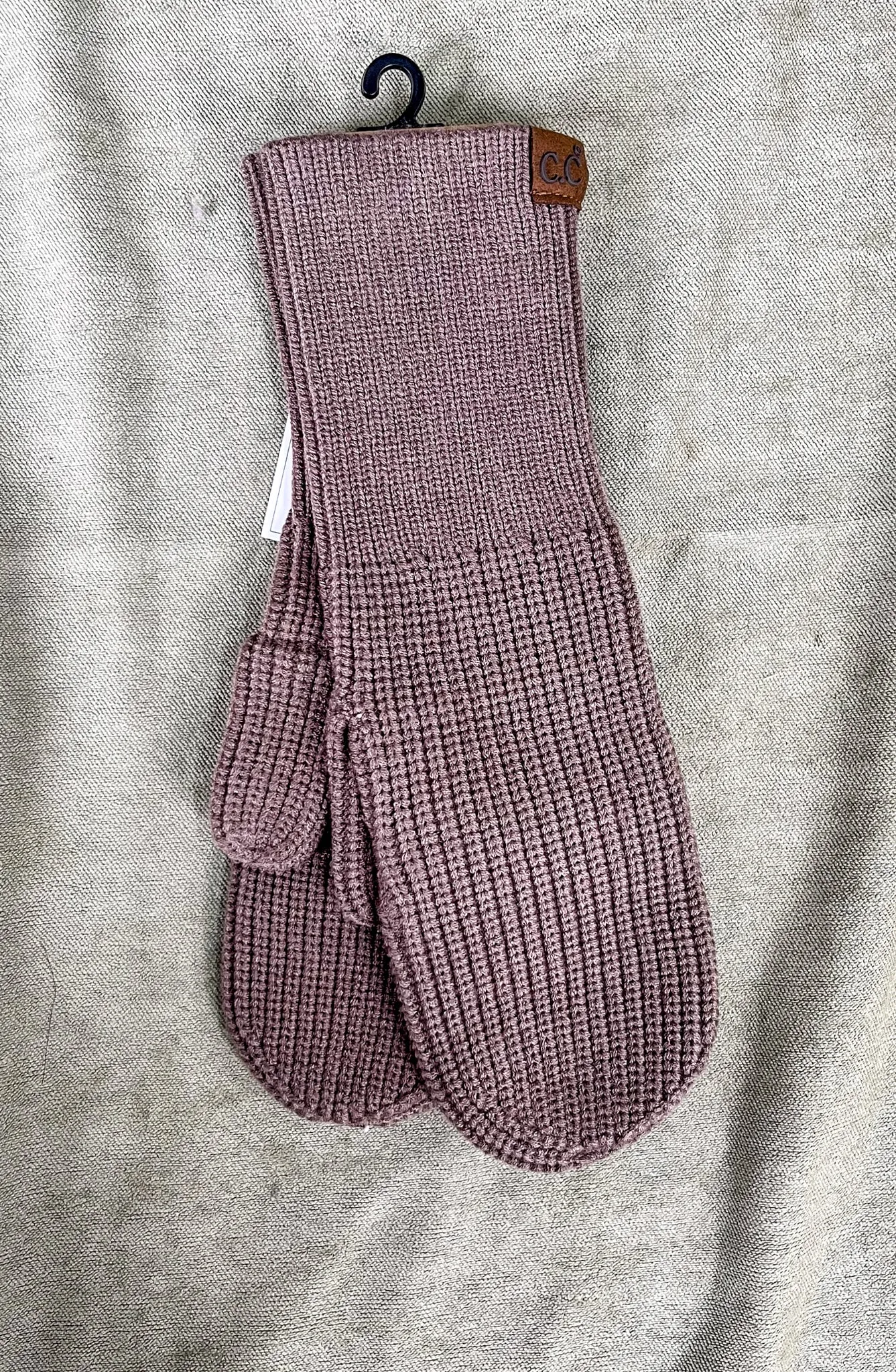 Open Slit C.C. Mittens