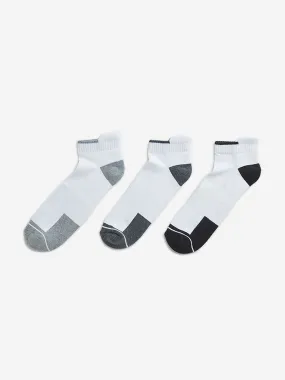 WES Lounge White Ankle Length Cotton Blend Socks- Pack of 3