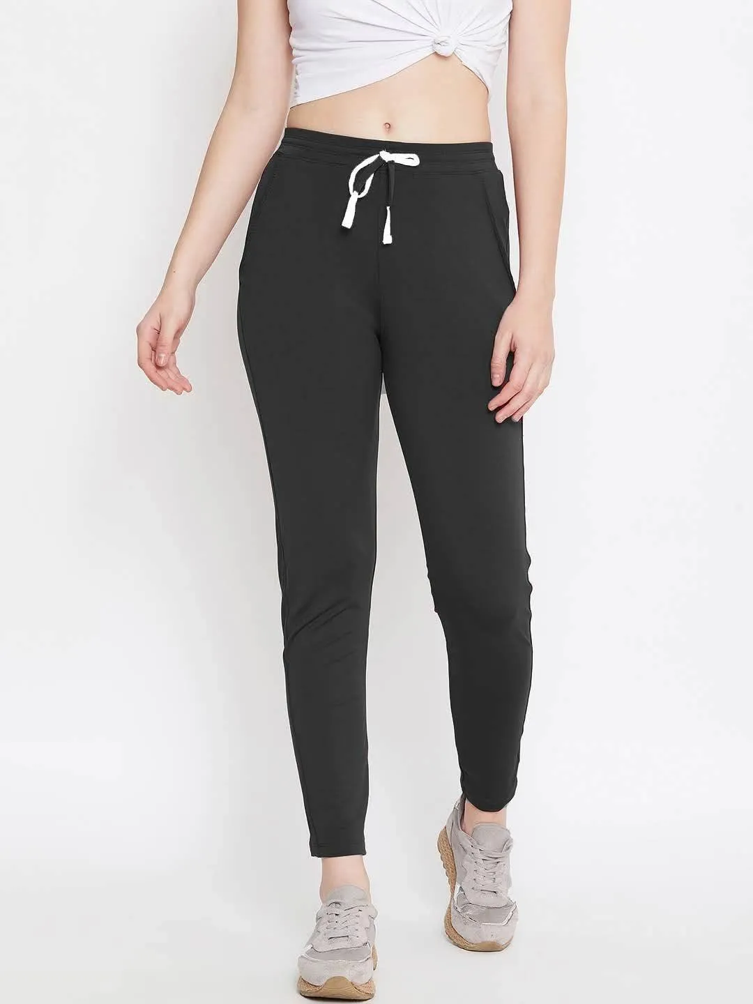 Women Black Solid Track Pants